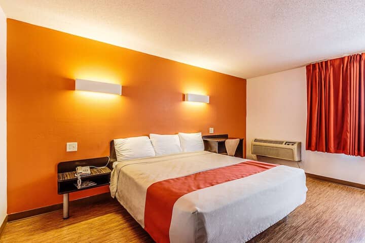 Room 15 of 42
