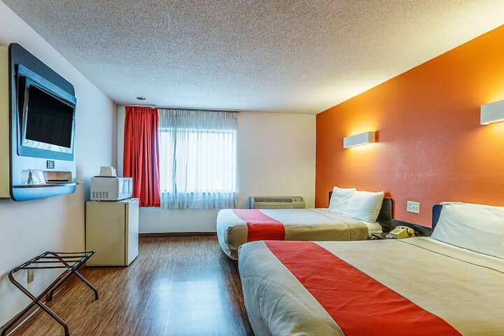 Room 9 of 42