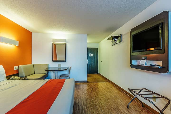 Room 14 of 42