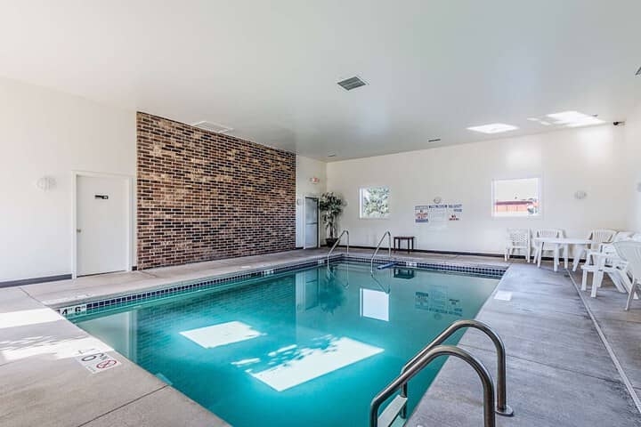 Pool 32 of 42